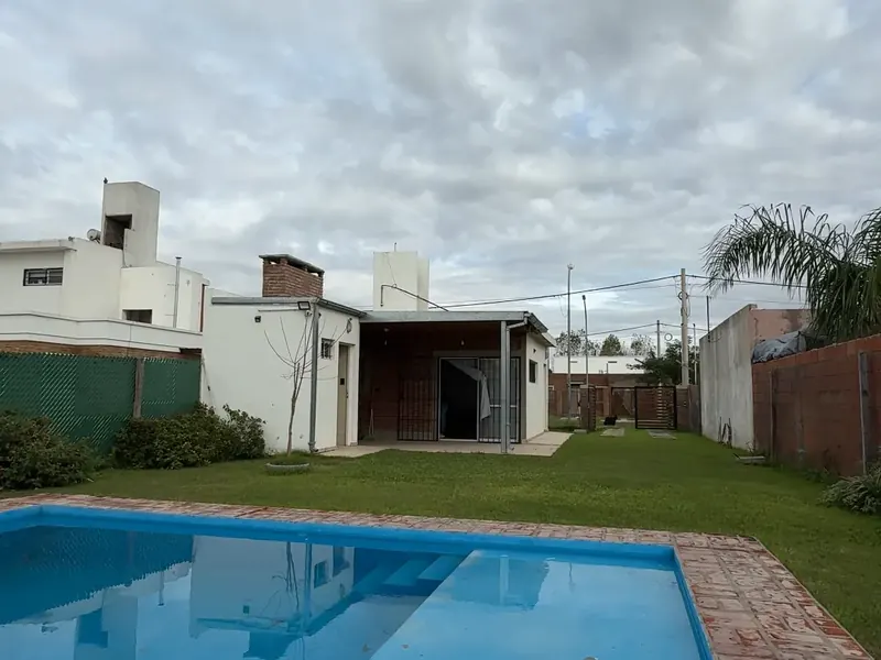 Casa en Los Troncales del Sur, Alvear. Posibilidad de ampliación
