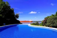 Excelente Casa de categoría con piscina con vista panorámica y muelle al Río Paraná — imagen 1