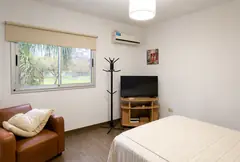 Casa de tres dormitorios con pileta y quincho a metros del río — imagen 11