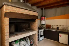 Casa de tres dormitorios con pileta y quincho a metros del río — imagen 18