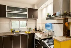Casa de tres dormitorios con pileta y quincho a metros del río — imagen 5